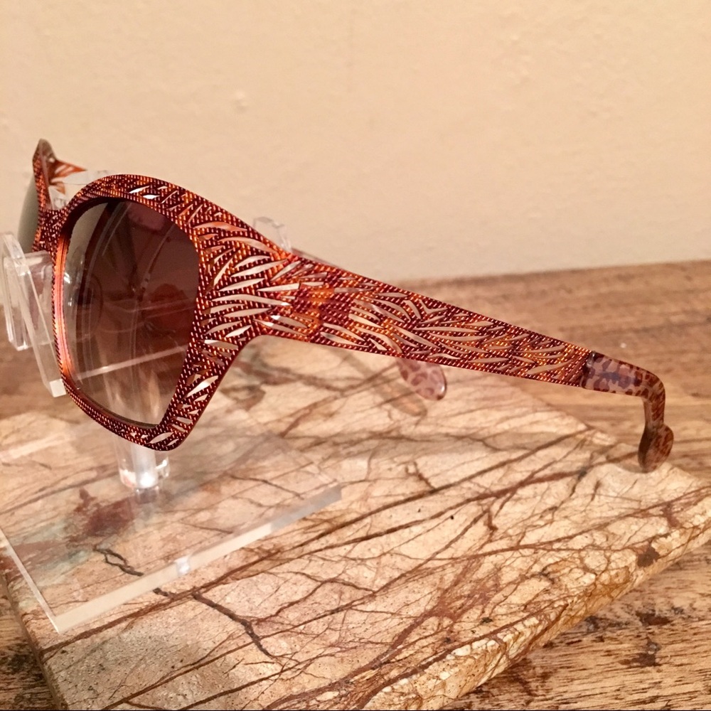 Stylish Brown Patterned Sunglasses - image 2